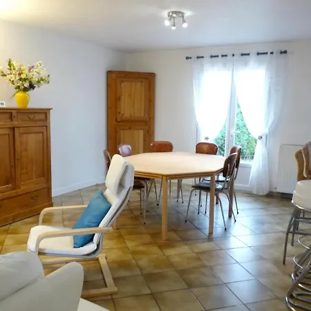Сasa de vacaciones Holiday 4 Rue Du Chant De L'eure *